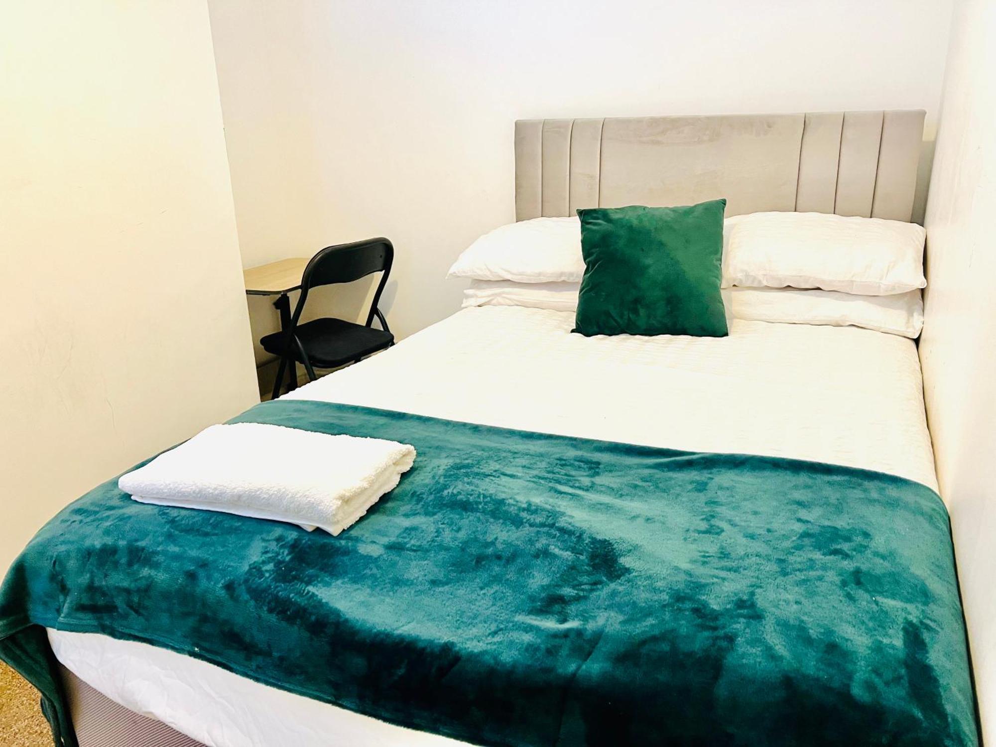 The Coral Guest House 1 Fratton Park פורטסמות' מראה חיצוני תמונה