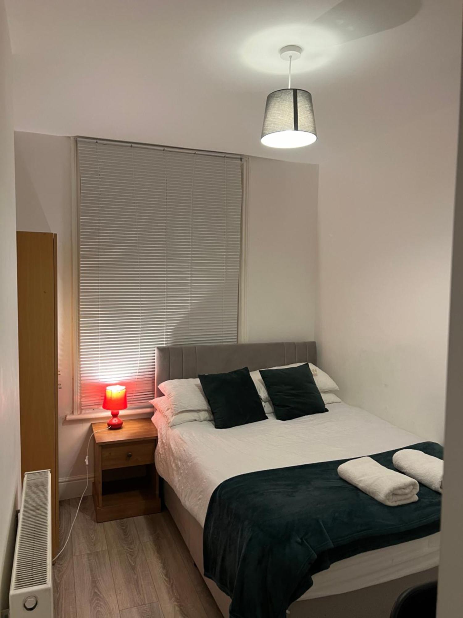 The Coral Guest House 1 Fratton Park פורטסמות' מראה חיצוני תמונה