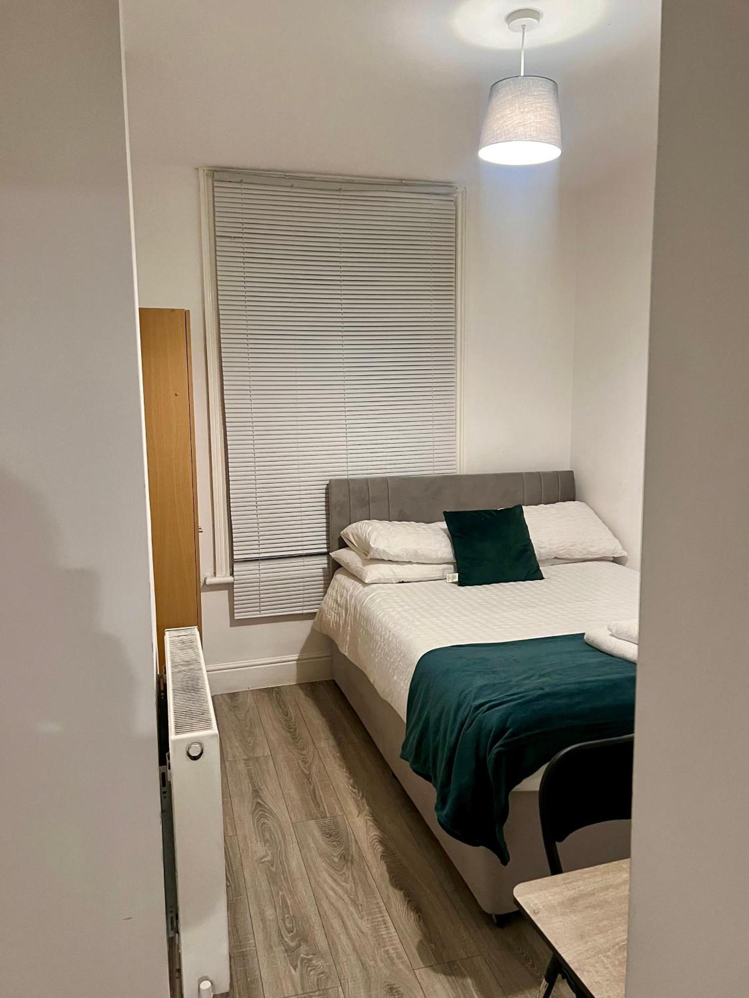 The Coral Guest House 1 Fratton Park פורטסמות' מראה חיצוני תמונה